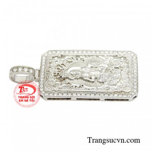 Từng đặc điểm của vị Phật đều được khắc họa tỉ mỉ, rõ nét.