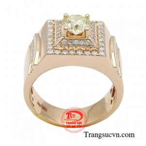 Sản phẩm có thiết kế bản dày dặn, sự nam tính được khắc họa rõ nét qua các đường nét góc cạnh. 