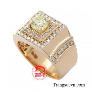Đeo lên tay chiếc nhẫn nam kim cương, loại đá quý đẳng cấp toát lên sự uy quyền, quý ông càng thêm tự tin, ngày càng vươn đến những thành công vẻ vang hơn nữa.