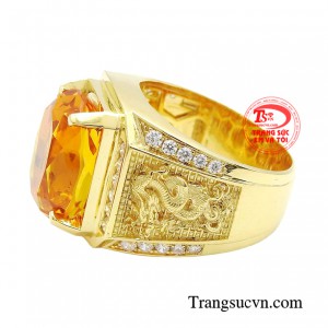 Đeo nhẫn có biểu tượng rồng phượng cũng là cách để nam giới đạt được nhiều thành công trong sự nghiệp, và thịnh vượng hơn trong cuộc sống.