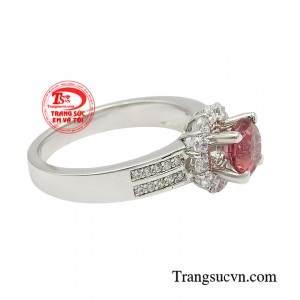 Làm toát lên sự thanh lịch mà mọi tín đồ đam mê trang sức khó lòng cưỡng lại.