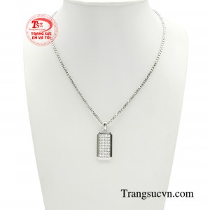 Bộ dây chuyền nam vàng trắng thời thượng có thiết kế tinh tế sử dụng chất liệu vàng trắng 10K được chế tác tỉ mỉ dưới bàn tay điêu luyện của thợ kim hoàn.