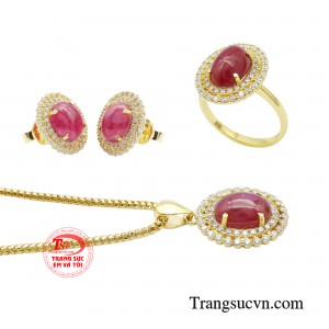Trang sức đá ruby giúp bạn khẳng định gu thời trang đẳng cấp. 