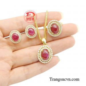 Kết hợp cùng công nghệ chế tác đỉnh cao đã đem đến thiết kế thời thượng mà mọi phái đẹp đều khao khát sở hữu.