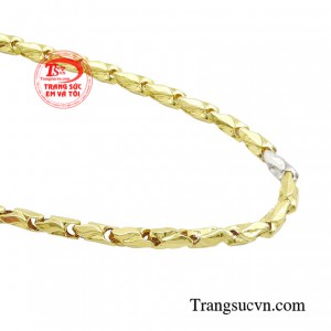 Ngoài ra, chiếc dây chuyền còn trở thành một sản phẩm trang sức làm đẹp tôn thêm khí chất của một quý ông tinh tế, thời thượng.