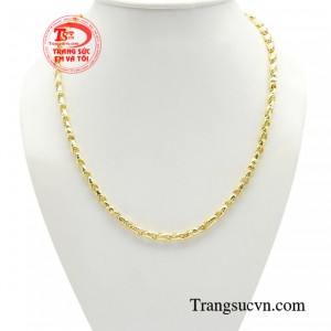 Dây chuyền nam thời trang tinh tế là món phụ kiện sẽ giúp phái mạnh toát lên phong thái lịch lãm cùng chất riêng của mình. 