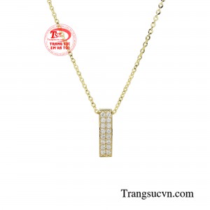 Mẫu dây chuyền này khiến bạn nữ phải yêu ngay từ cái nhìn đầu tiên, bởi thiết kế trẻ trung và thời trang. 