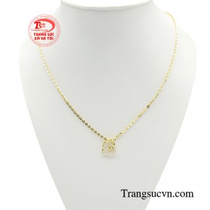 Dây chuyền trái tim liền mặt là trung tâm của mọi cảm xúc. 