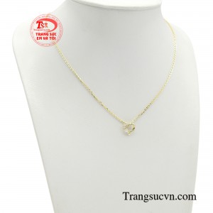 Nếu một người con trai tặng dây chuyền có mặt trái tim cho người họ yêu, điều đó thể hiện một tình yêu nồng nàn, tha thiết và cháy bỏng. 