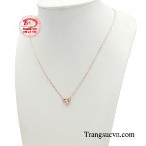 Thiết kế dây chuyền sẽ là món quà tinh tế và ý nghĩa giúp phái mạnh thổ lộ tấm chân tình đến với nửa kia của mình.