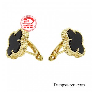 Đôi bông tai chắc chắn sẽ là món phụ kiện hoàn hảo mà bạn đang kiếm tìm.