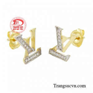 Kết hợp cùng kỹ thuật chế tác tinh xảo tạo nên sự uyển chuyển, duyên dáng, không thể rời mắt.