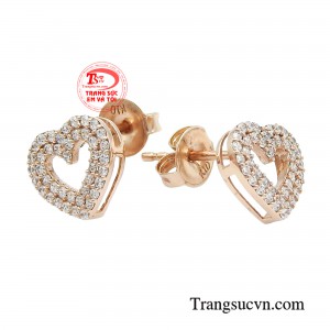 Bông tai trái tim là món đồ trang sức phụ kiện giúp nàng tôn lên vẻ đẹp cho khuôn mặt của mình. 