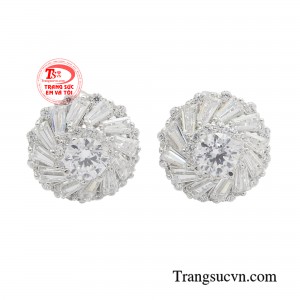 Hoa tai vàng trắng đẳng cấp tái hiện khu vườn thị giác với những đóa hoa mềm mại chuyển động trong ngọn gió mát lành