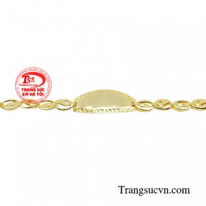 Chiếc lắc tay là một trong những thiết kế đơn giản nhưng không làm mất đi vẻ đáng yêu