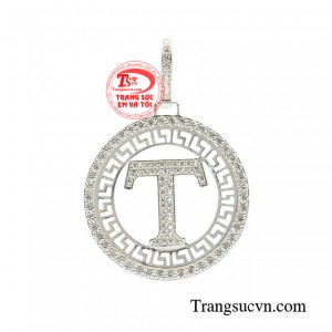 Mặt dây chuyền bạc chữ T mang đến sự tinh tế, độc đáo và gây ấn tượng mạnh mẽ với người đối diện.