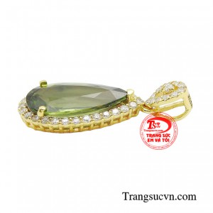 Sản phẩm mang trong mình viên đá quý được cắt giác tinh xảo phát huy được sự mới lạ và cân xứng đem đến sự khác biệt 