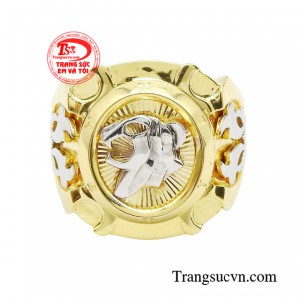 Cũng vì vậy, chiếc nhẫn chạm khắc linh vật báo đốm mang đến nguồn năng lượng sinh khí, giúp gia tăng niềm kiêu hãnh và sức mạnh cho chủ nhân rất được phái mạnh ưa chuộng.