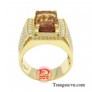 Nhẫn nam tourmaline chính là gợi ý giúp chàng tự tin thể hiện phong cách của riêng mình.