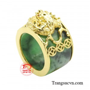 Nhẫn rồng mạnh mẽ, quyền lực được rất nhiều các quý ông thành đạt lựa chọn sở hữu. 