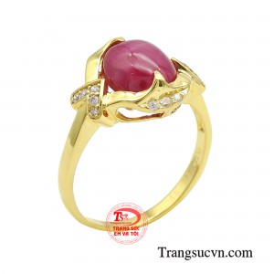 Nhẫn nữ ruby kiều diễm lấp ló vẻ đẹp kiêu sa, ấm áp của người phụ nữ khiến bất kỳ ai cũng phải thương nhớ bởi sắc đỏ quá đỗi rực rỡ.