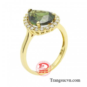 Nhẫn nữ Sapphire kiêu sa tạo ra kiệt tác đẳng cấp, đem đến những trải nghiệm độc đáo, làm say lòng những quý cô sành điệu.