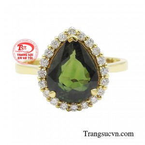 Với sự lựa chọn đúng đắn, chiếc nhẫn nữ Sapphire đem đến cho người đeo một phong cách riêng biệt cá nhân hóa.