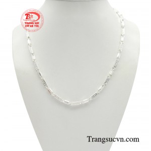 Dây chuyền bạc thời trang phóng khoáng thiết kế dạng mắt xích, móc nối liên tiếp nhau, phóng khoáng
