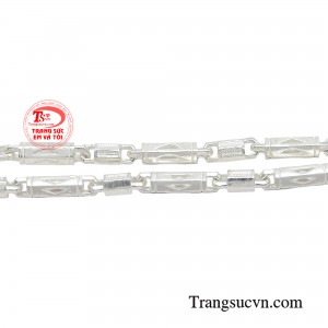 Cùng với đó khi đeo bé vừa thêm đáng yêu vừa luôn được khỏe mạnh tránh trúng gió khi ở ngoài hay giúp tinh thần bé luôn tươi vui và tích cực.
