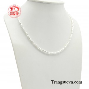 Trên thực tế  bạc có tính chất khử độc và chống lại một số loại vi khuẩn.