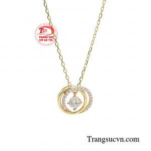 Với ý nghĩa này, EVT đã tạo ra mẫu dây chuyền sang trọng và lộng lẫy, chạm khắc nét đẹp trong phong cách của bạn.