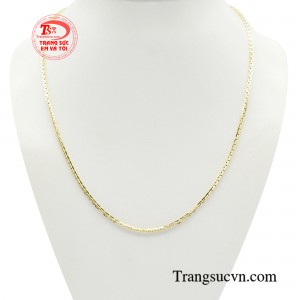 Dây chuyền nam lịch lãm cá tính có kiểu dáng đơn giản nhưng vô cùng tinh tế và thanh lịch.