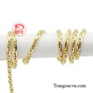 Nhằm tăng thêm sức hút cho mình cũng như tạo ra một vẻ bề ngoài chỉn chu và có một hình tượng hoàn hảo hơn.