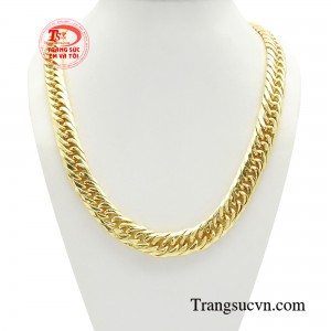 Dây chuyền nam vàng dũng mãnh thiết kế to bản đang là xu hướng trang sức được nhiều nam giới ưa chuộng. 