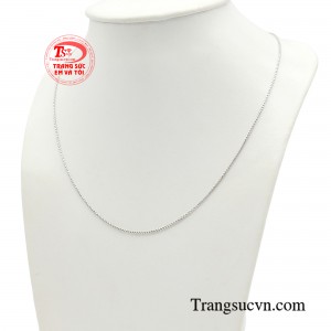 Thiết kế này sẽ phù hợp để đeo hằng ngày hay đi đến những môi trường đòi hỏi vẻ ngoài lịch sự, chuyên nghiệp.