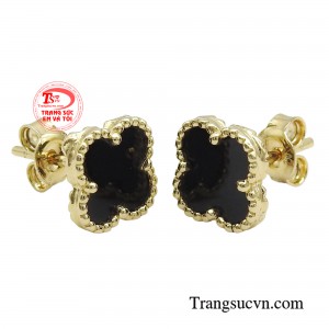 Đôi bông tai sẽ là điểm nhấn dịu dàng giúp nàng linh hoạt phối cùng những bộ cánh hàng ngày.