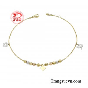 Lắc chân vàng cuốn hút có thiết kế đơn giản, không quá phô trương với đường nét sắc sảo