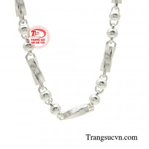 Chiếc lắc tay mang đến hình ảnh mạnh mẽ, khí chất và bản lĩnh cho cánh mày râu