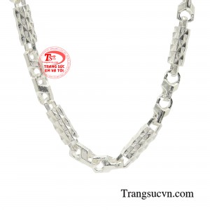 Mà mẫu lắc này còn được tạo nên sự hào nhoáng cho chàng dù kết hợp cùng bất kỳ kiểu trang phục nào.