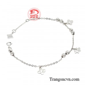 Độc đáo, và tinh xảo trong từng chi tiết nhỏ, sản phẩm sẽ là mảnh ghép hoàn hảo mà bất kỳ chị em nào cũng mong muốn sở hữu để khẳng định nét riêng biệt của bản thân.