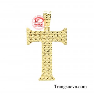 Mặt dây chữ T phong cách là món phụ kiện giúp quý ông thêm phần nam tính, sang trọng và lịch lãm.