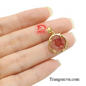 Chính những lý do trên, chiếc mặt dây đặc biệt được xem là một món quà biểu trưng cho sự trân trọng.