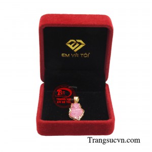 Mang lại sự tự tin và quyền lực cho người sở hữu.