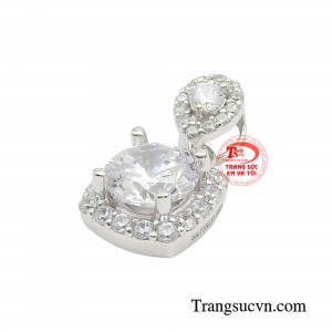 Bạn có thể phối chúng với những chiếc dây chuyền để trở nên thanh lịch, tôn lên sức quyến rũ của bản thân mình.