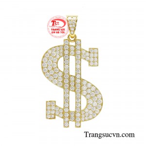 Mặt dây thời trang phóng khoáng được thiết kế tinh tế, tỉ mỉ, tinh xảo đến từng chi tiết nhỏ với điểm nhấn là mặt dây đôla cách điệu.