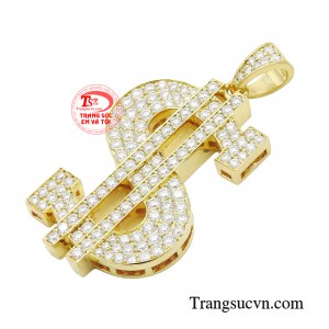 Chiếc mặt dây là một trong những phụ kiện trang sức cần thiết không thể thiếu đối với các bạn nam khi kết hợp cùng những set đồ năng động đầy cá tính.