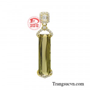 Mặt dây tourmaline cuốn hút với thiết kế tinh tế cùng tông màu nổi bật, chiếc mặt dây đã trở thành lựa chọn ưa thích của nhiều quý cô