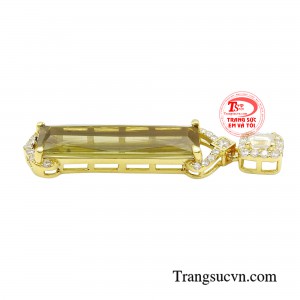 Sở hữu một chiếc mặt dây đá quý có thể nói lên rất nhiều điều về con người của bạn. 