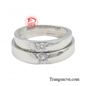 Nhẫn nữ dịu dàng, thanh lịch với thiết kế được đính đá tấm lấp lánh
