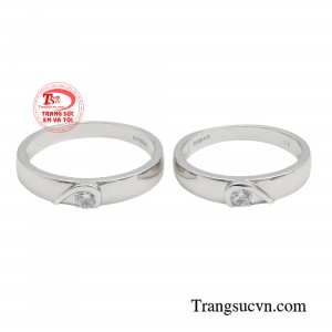 Thiết kế thể hiện sự đồng điệu, luôn hướng về nhau của đôi bạn.